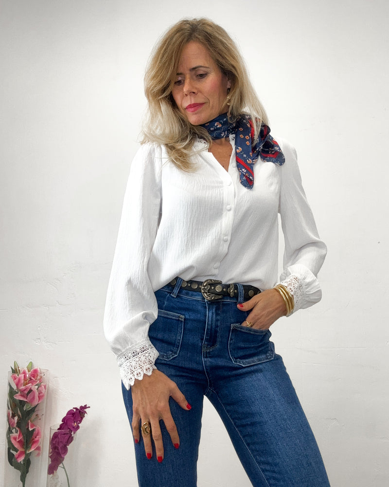 Blusa blanca puntilla