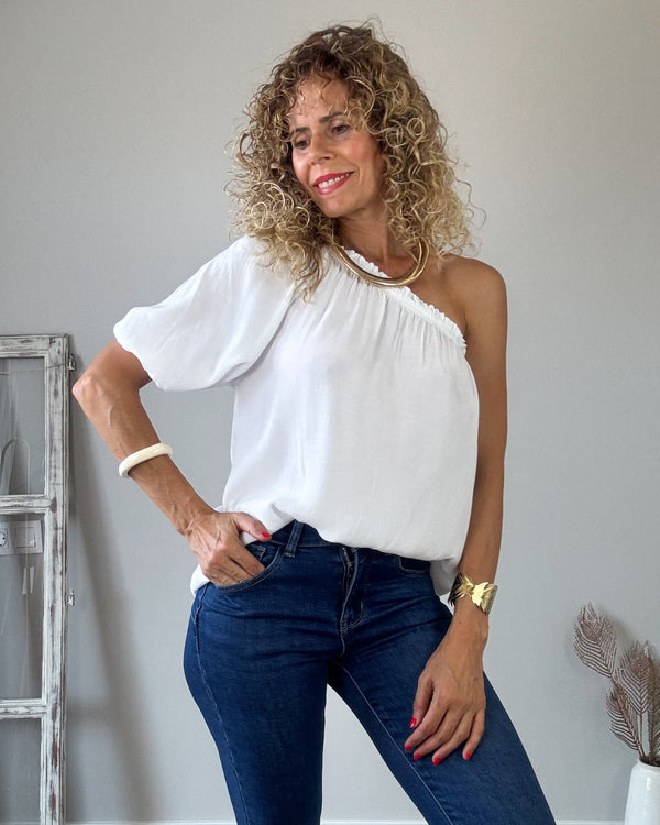 Blusa blanca hombro