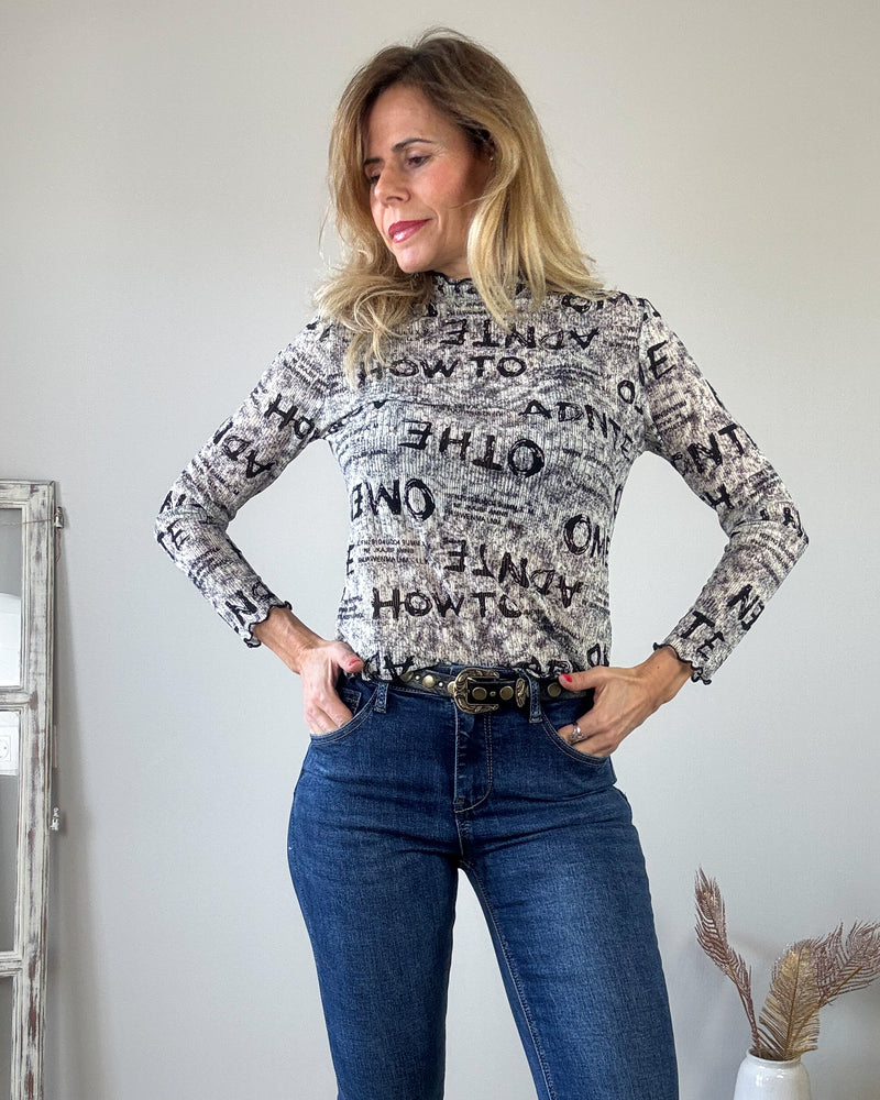 Camiseta negra grafic