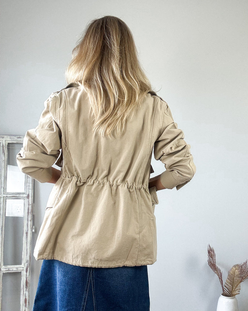 Chaqueta sahariana beige