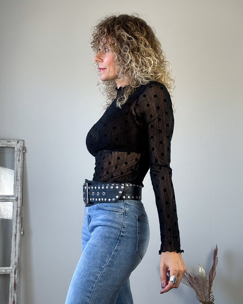 Camiseta negra lunares