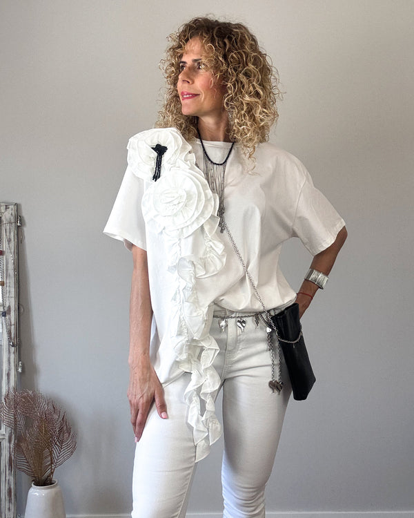 Camiseta blanca flor