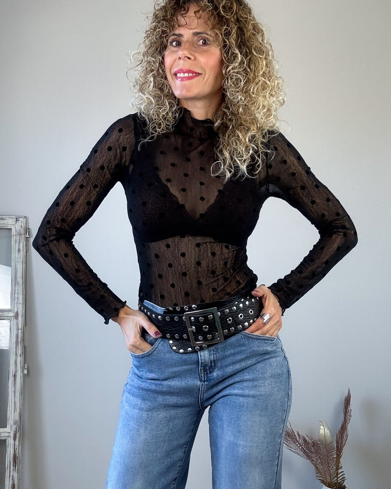 Camiseta negra lunares