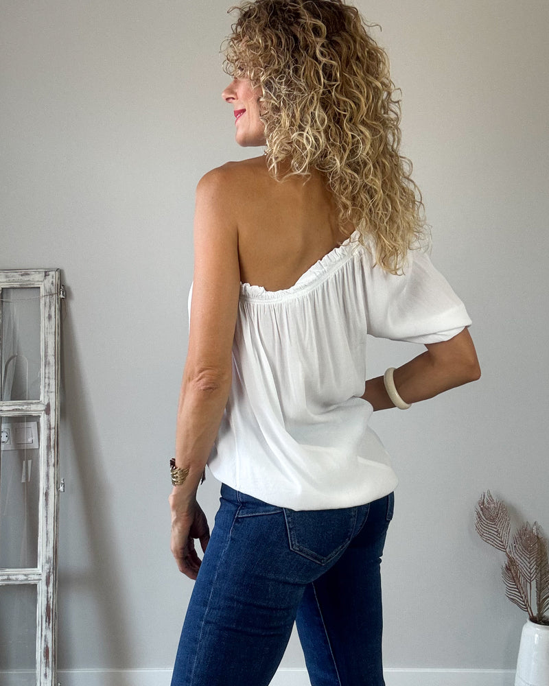 Blusa blanca hombro