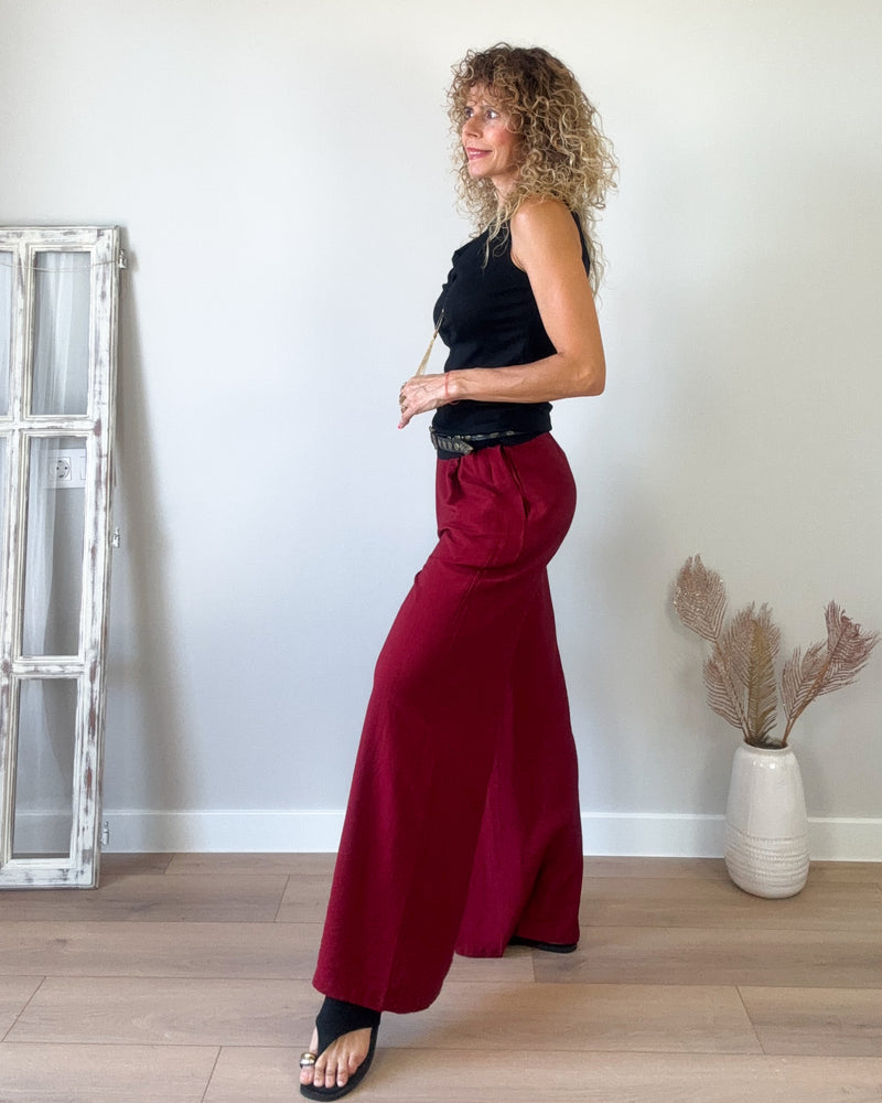 Pantalón guinda fluído