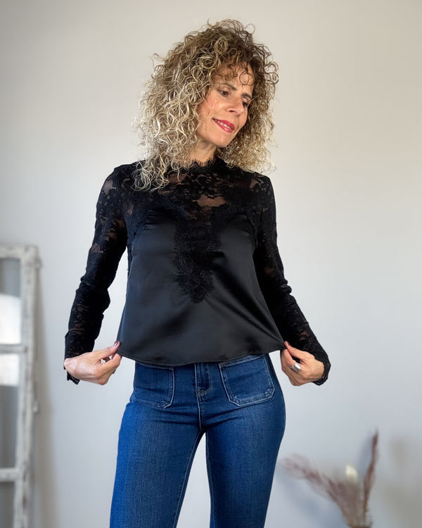 Camiseta encaje saten