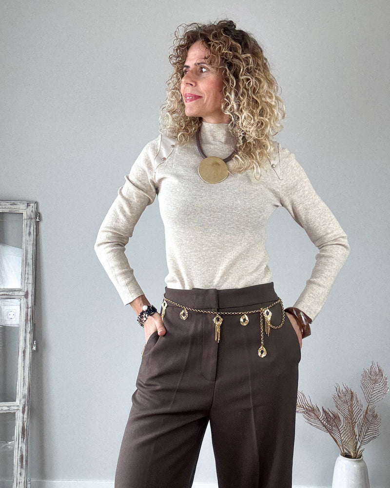 Pantalón marrón clásico