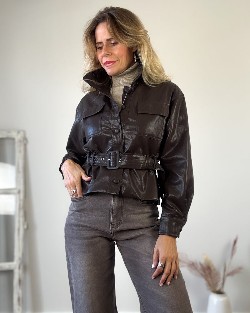 Chaqueta marrón entallada