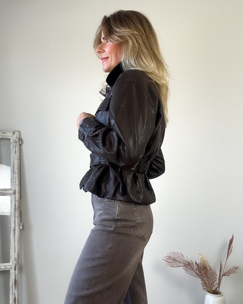 Chaqueta marrón entallada