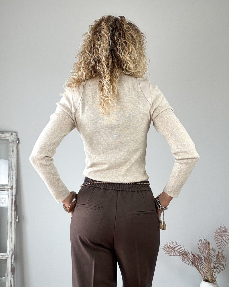 Pantalón marrón clásico