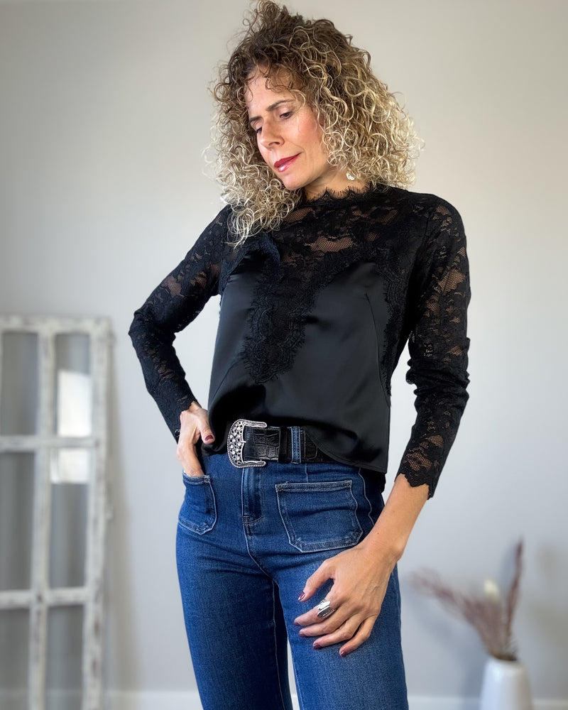 Camiseta encaje saten