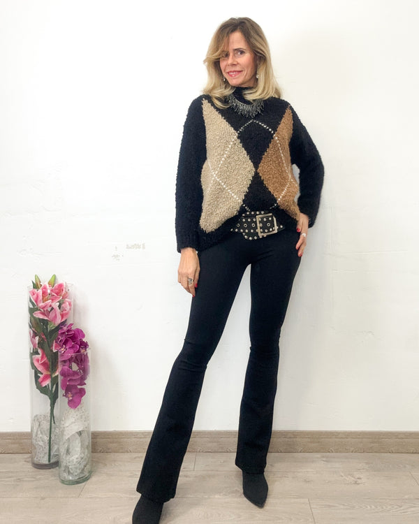 Pantalón negro campana