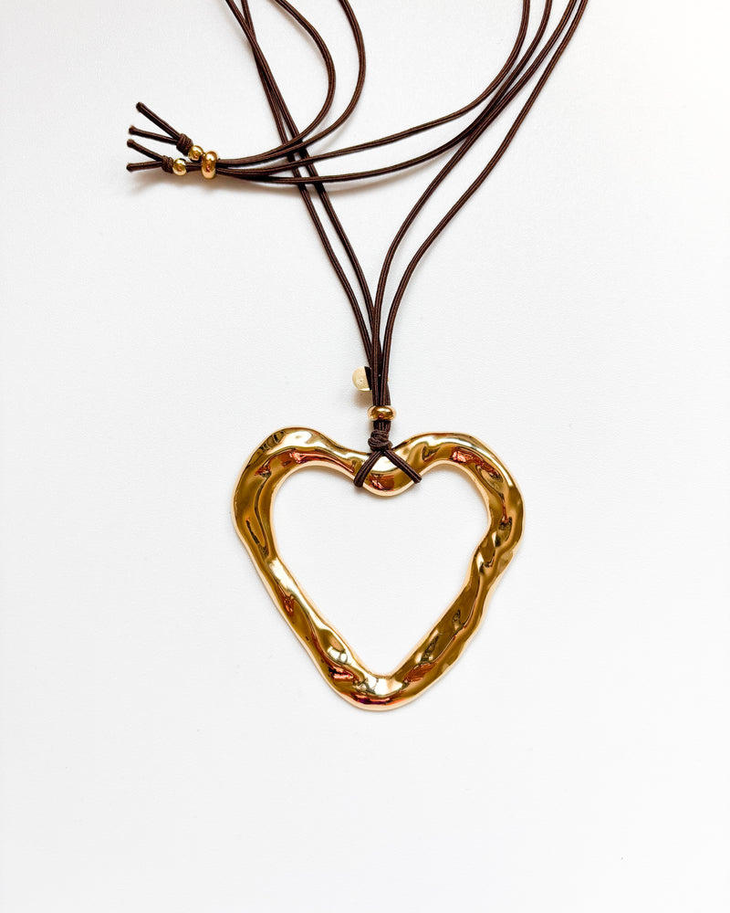 COLLAR CORAZÓN CHOCOLATE