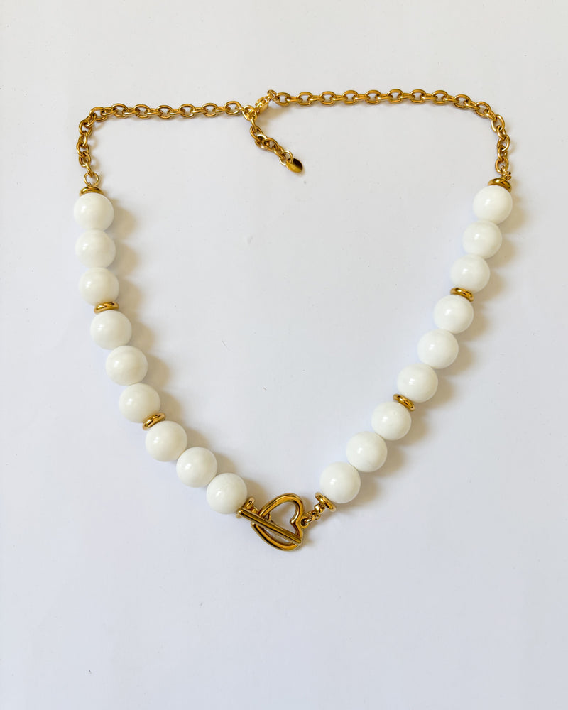 COLLAR BOLAS BLANCAS