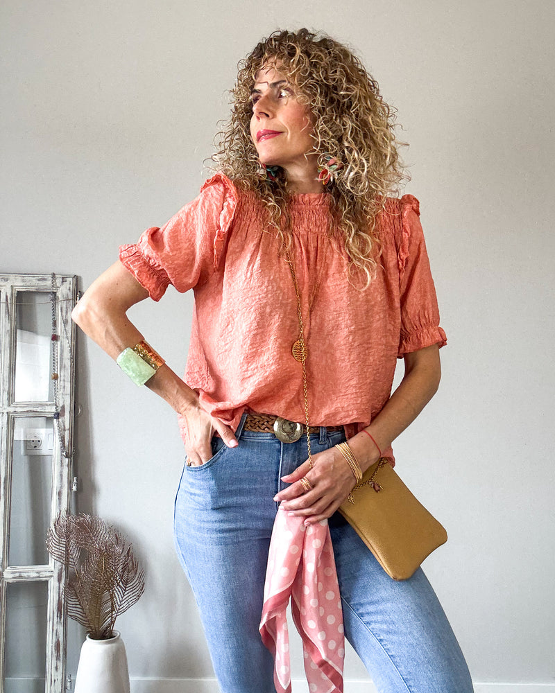 Blusa salmón engomada