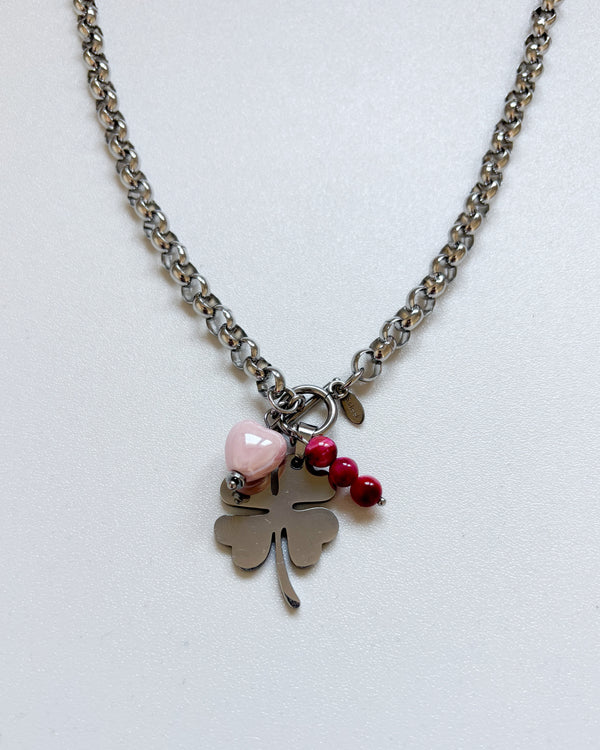 COLLAR TREBOL CEREZA