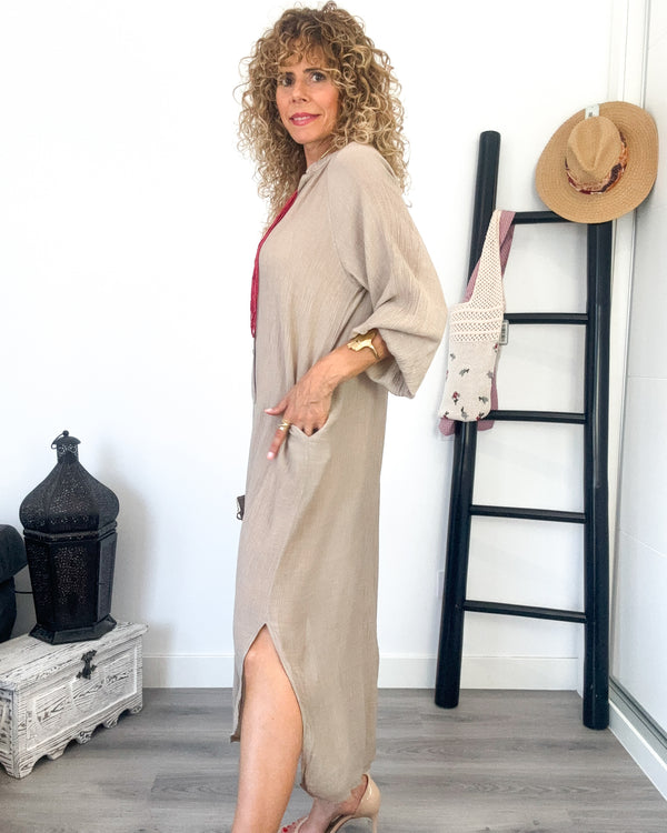 Vestido kaftán tostado