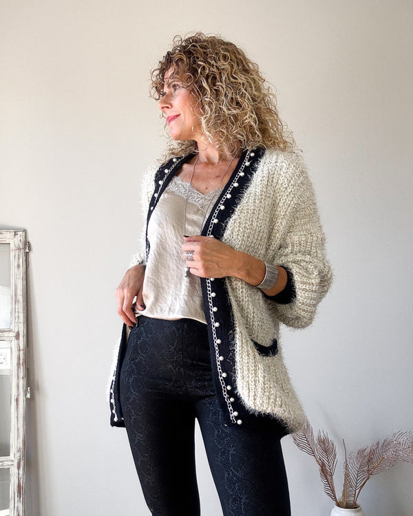Chaqueta perlas beige