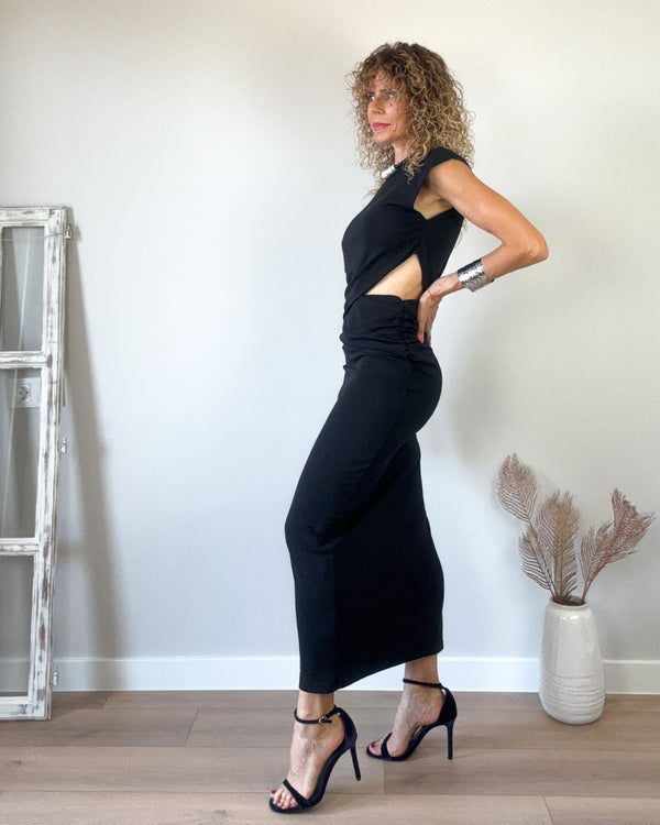 Vestido negro drapeado