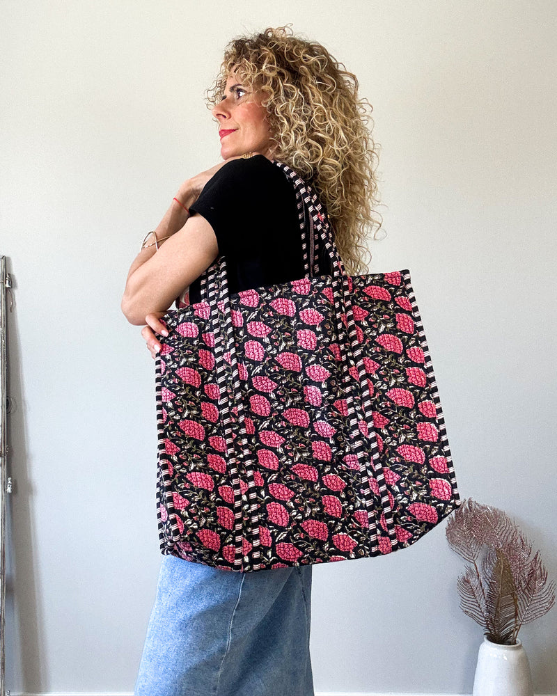 Bolsa reversible negra estampada