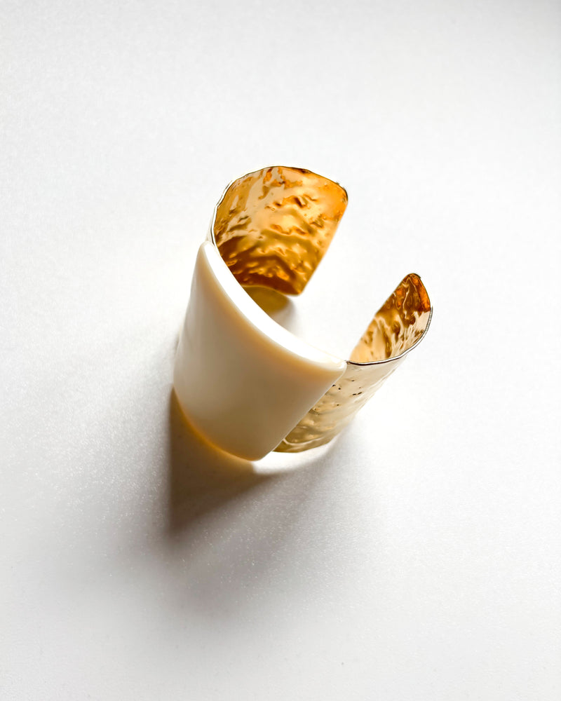 Brazalete dorado ancho