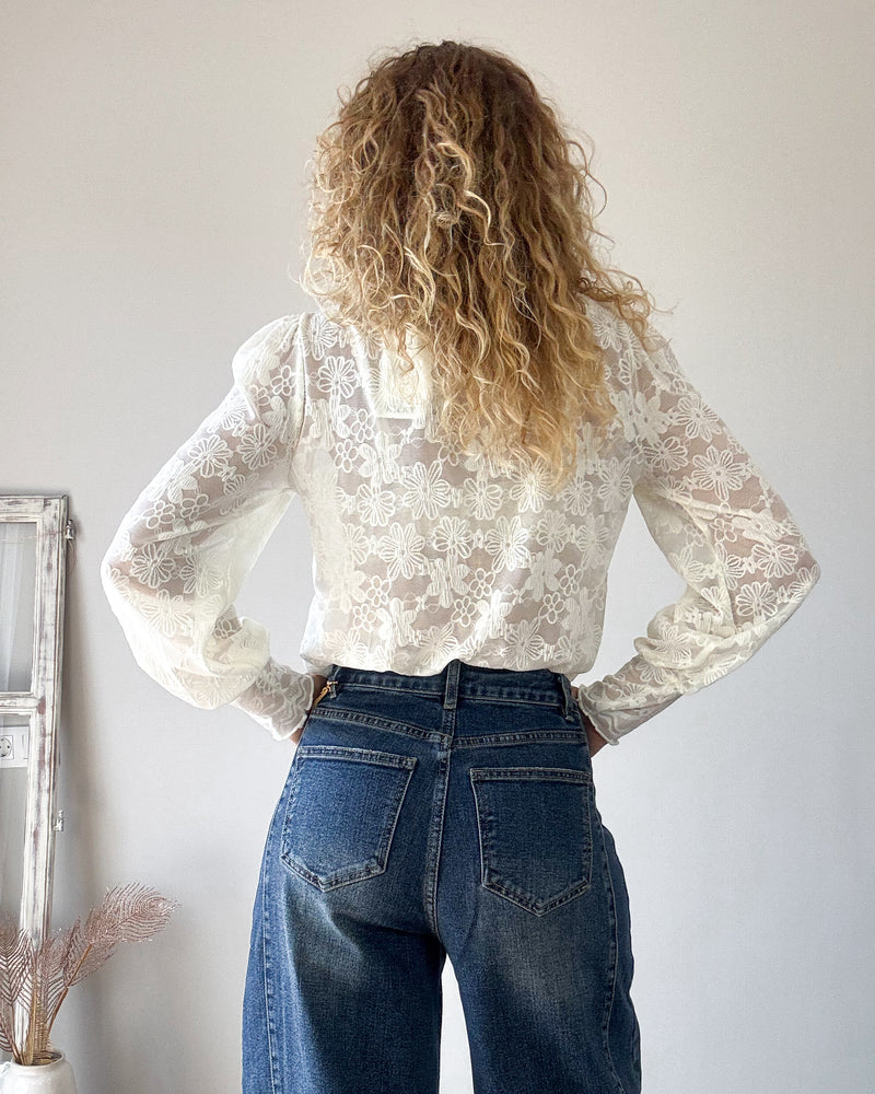 Blusa romántica beige