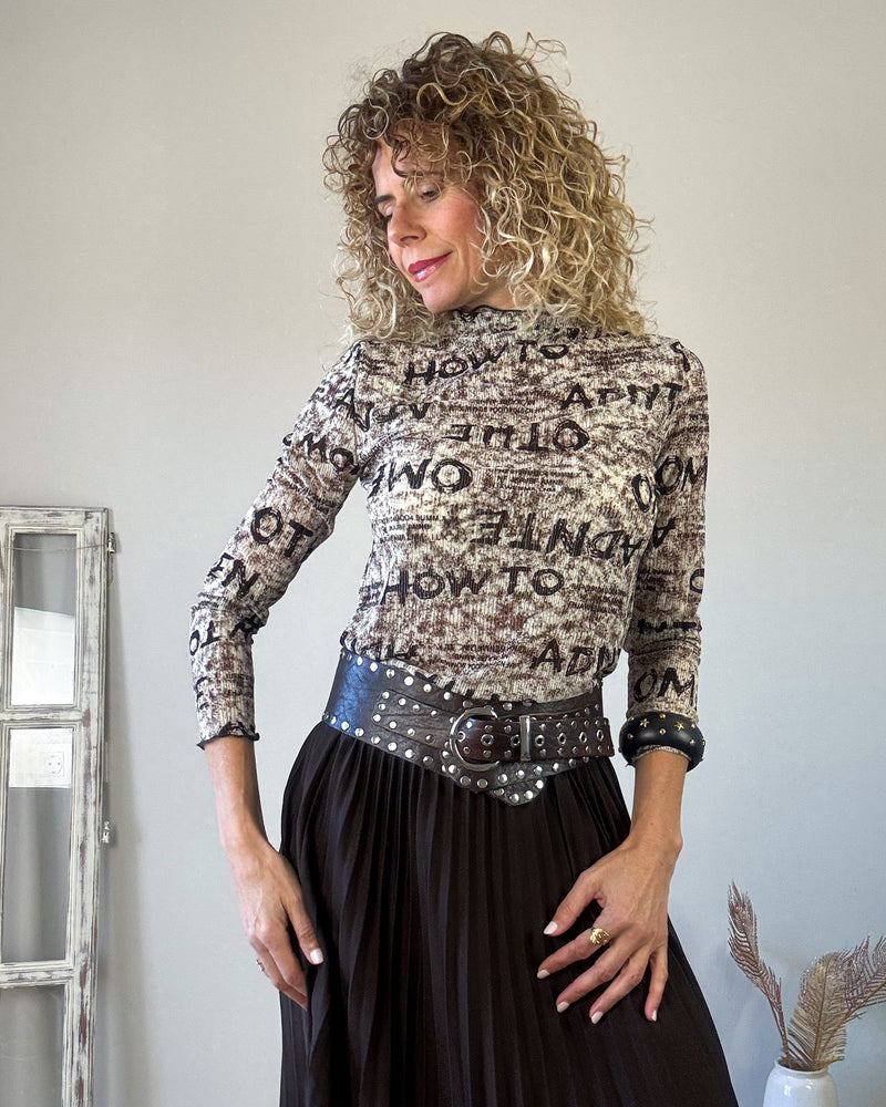 Camiseta marrón grafic