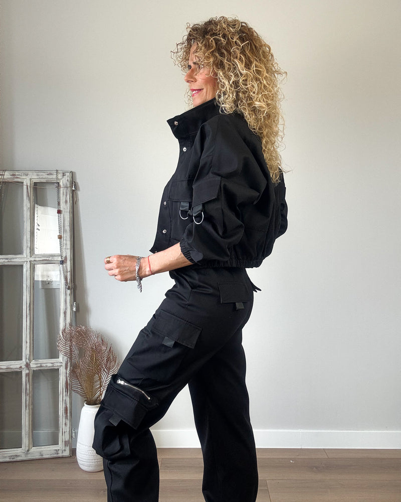 Conjunto pantalon cargo chaqueta negra