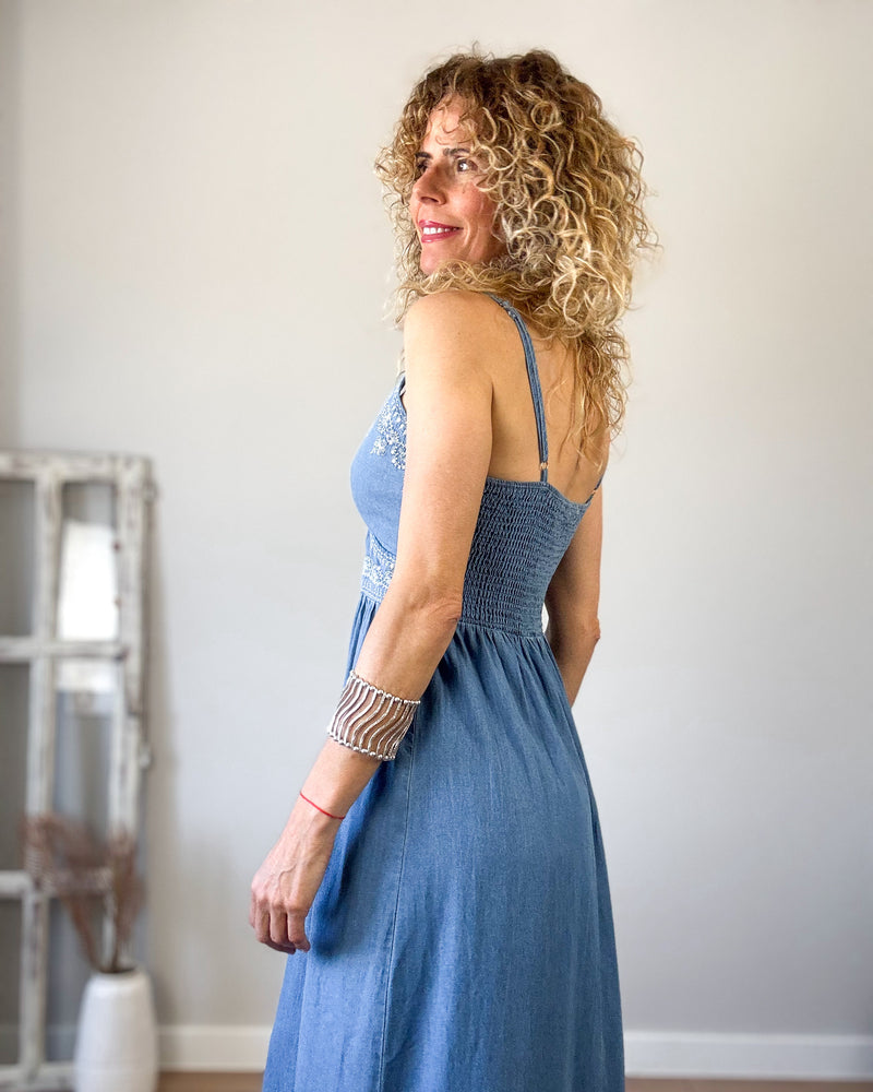 Vestido denim bordado