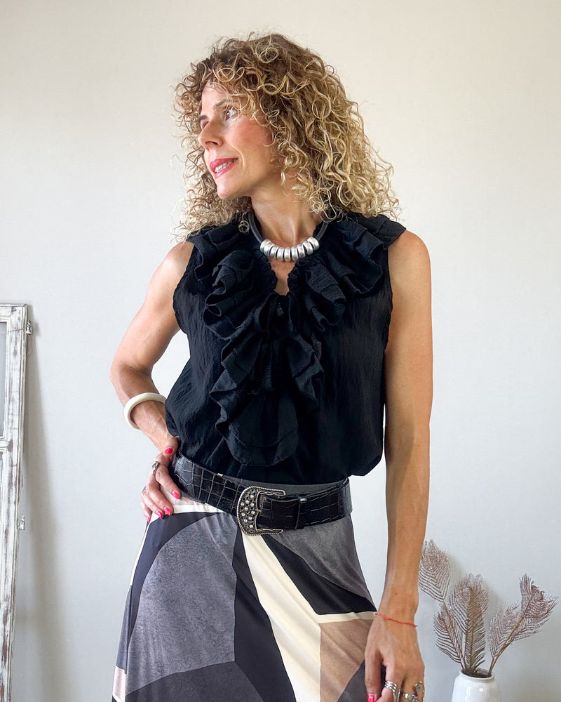 Blusa negra volantes