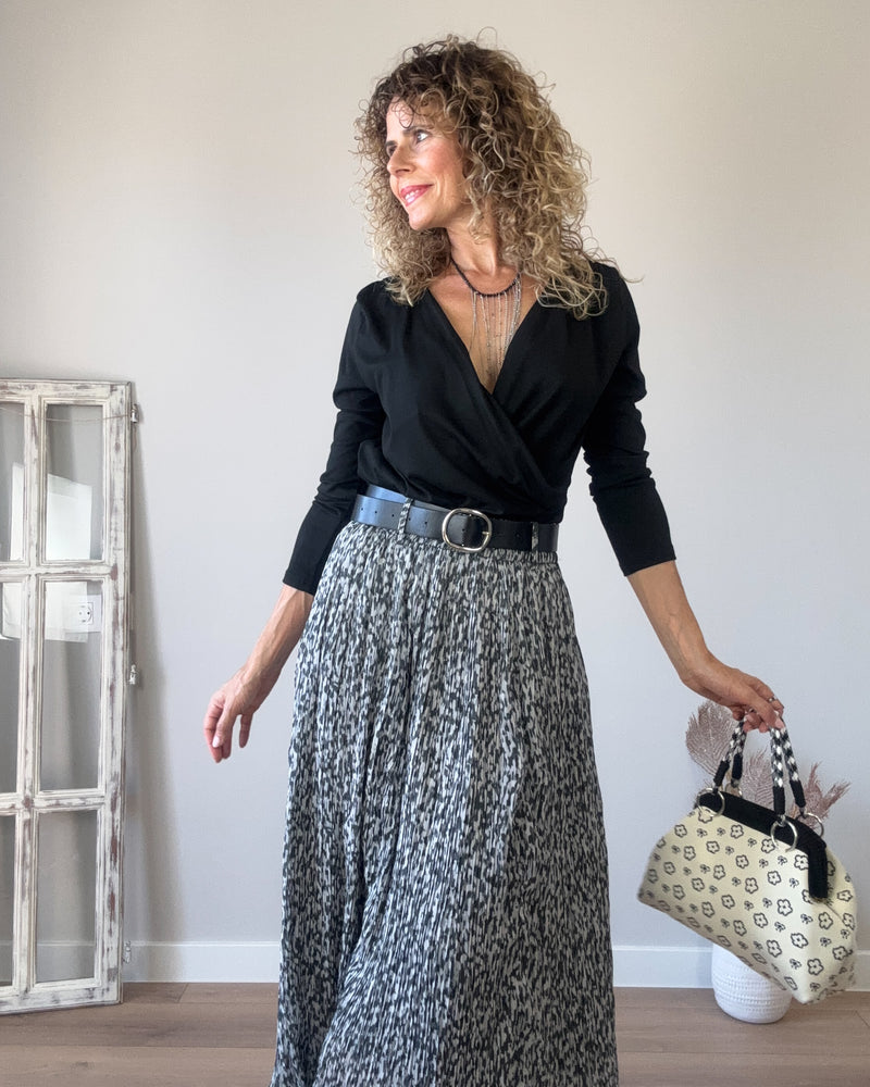 Falda plisada gris