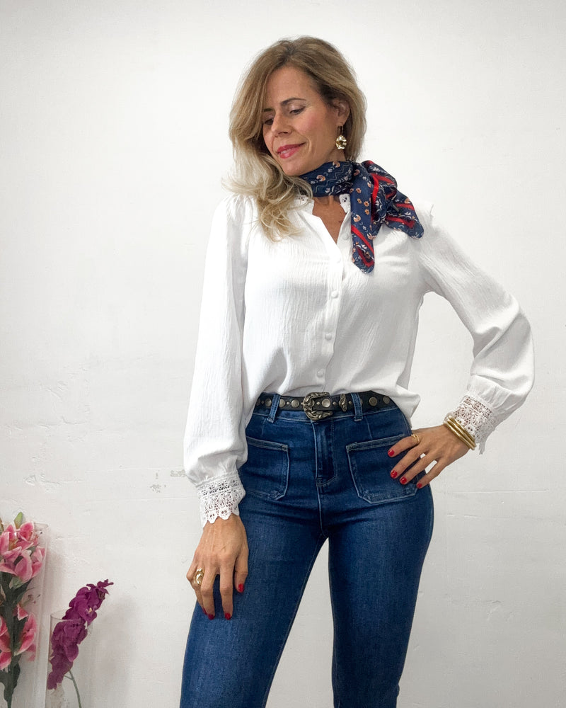Blusa blanca puntilla