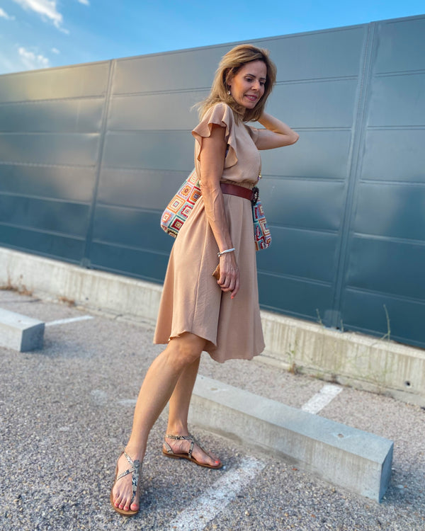 Vestido basic camel