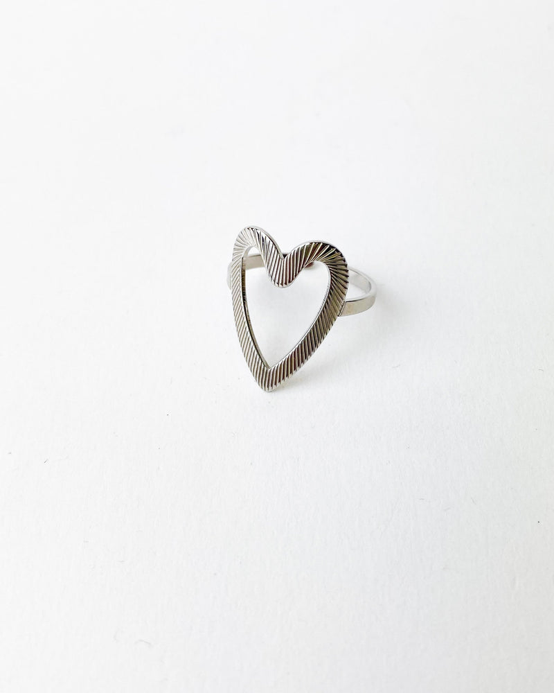 ANILLO CORAZÓN INCISO