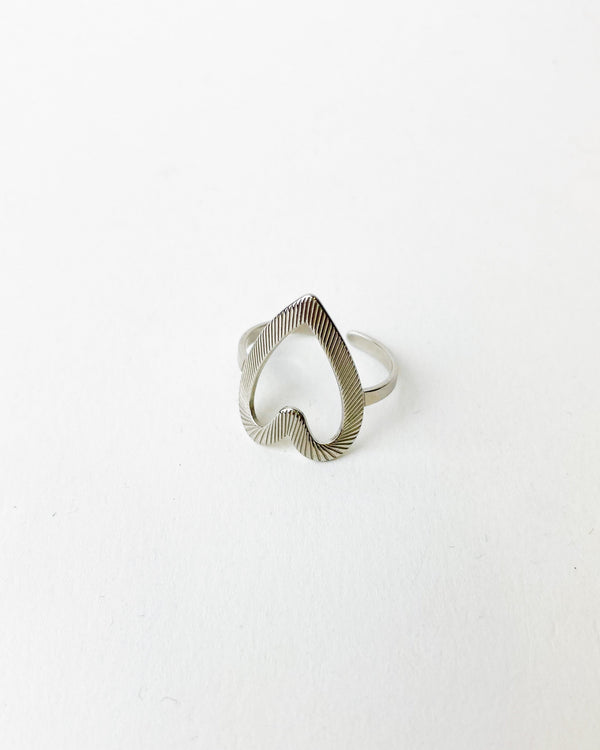 ANILLO CORAZÓN INCISO