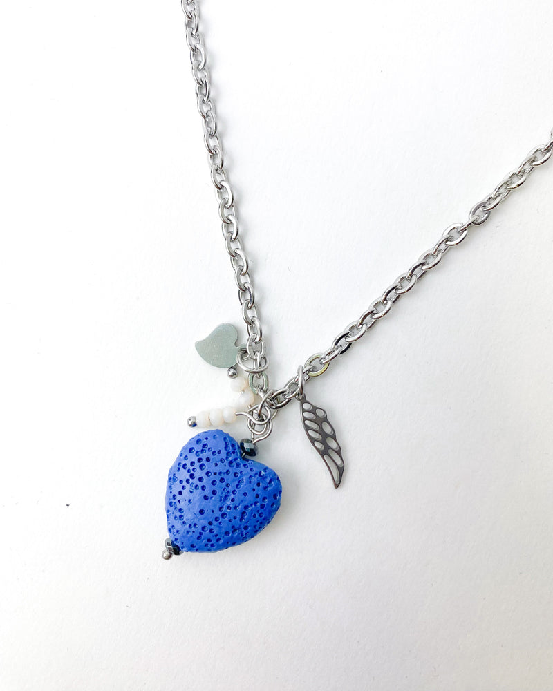 COLLAR CORAZÓN BLUE WHITE