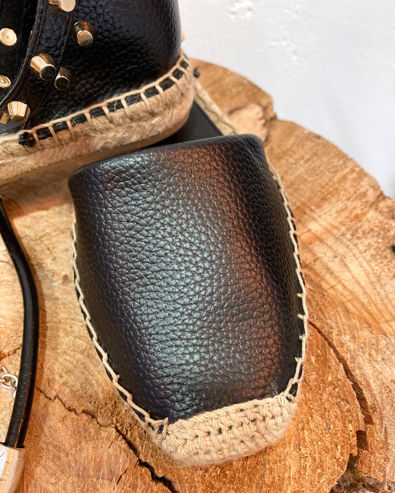 Sandalia tachas Dark